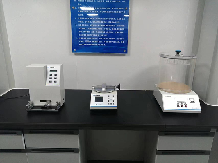 密封试验仪安装测试现场